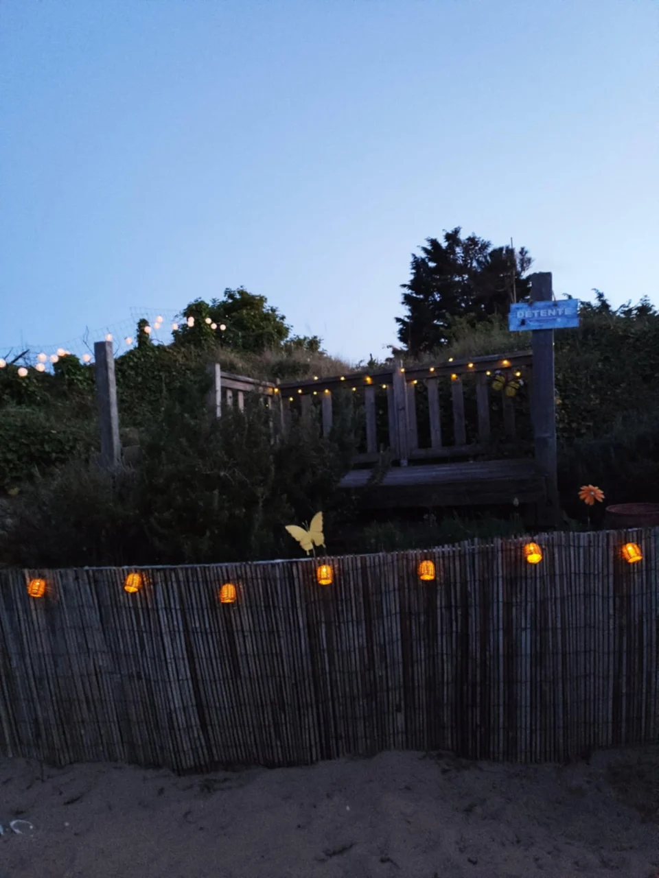 Détente – L’espace détente à la nuit tombée